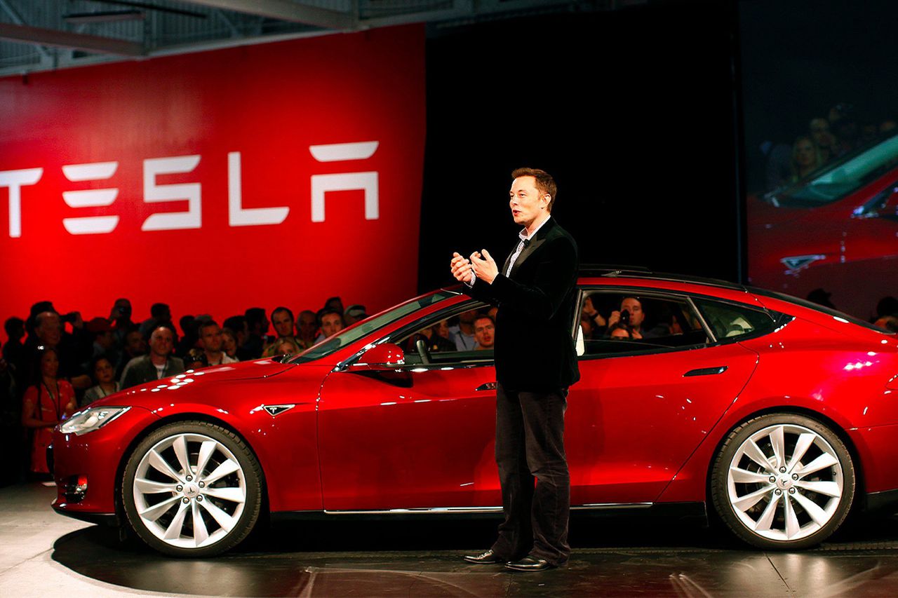Elon Musk congratulates Team Tesla on making 1,000,000th car, Image via CEO Magazine