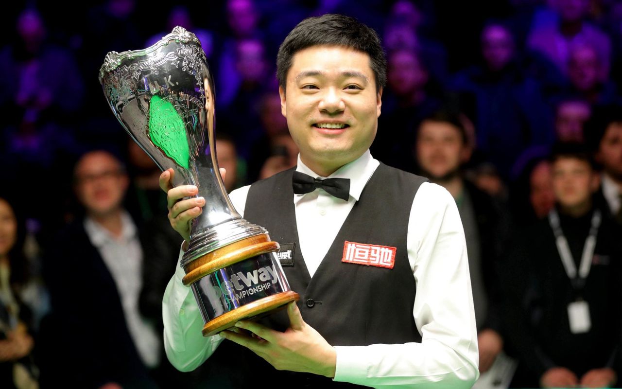 Ding Jinhui beats Maguire, wins UK championship for the third time. Image via AP.