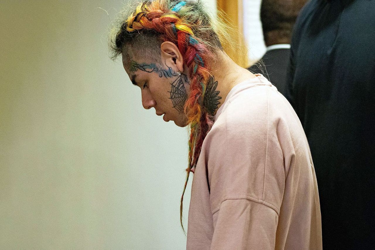 Daniel Hernandez aka rapper Tekashi 6ix9ine sentenced to 2 years in prison, with 1 year already served. Image via Getty Images.