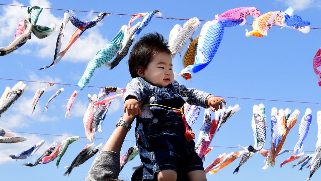 The Japanese government has been trying to increase the birth rate for years, image via CNN