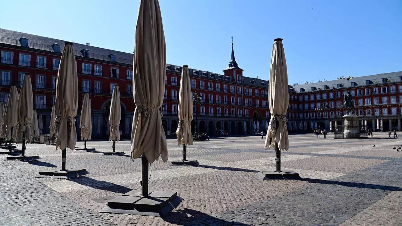 Spain in lockdown after alarming rise in coronavirus cases. Image via France24.