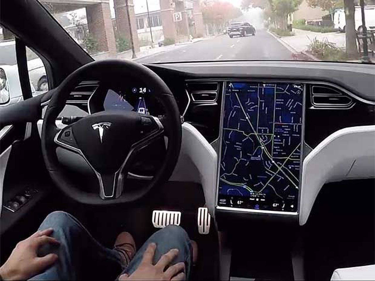 Tesla’s new Autopilot pedestrian animation update