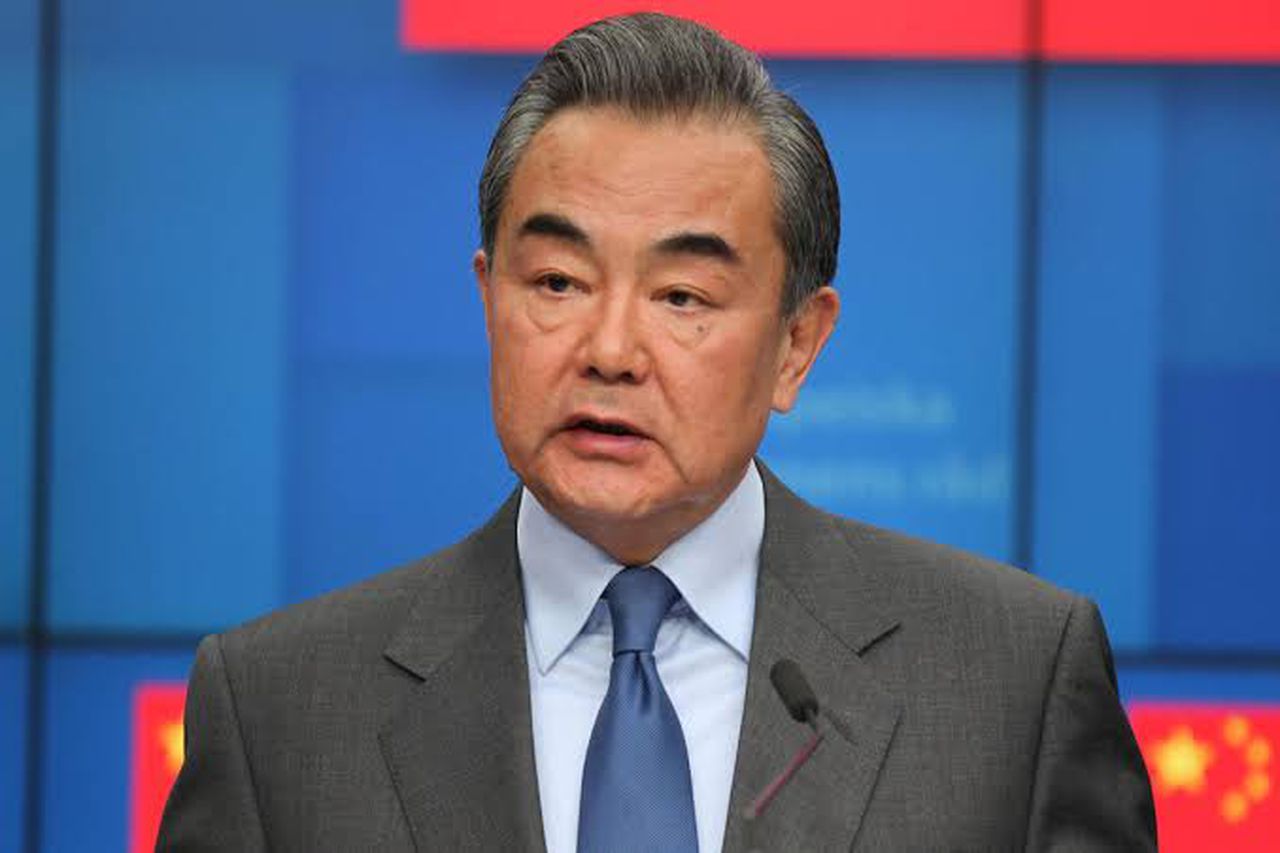 Yi claims no evidence of human rights violations in HK, criticizes US economic policies. Image via Getty Images.