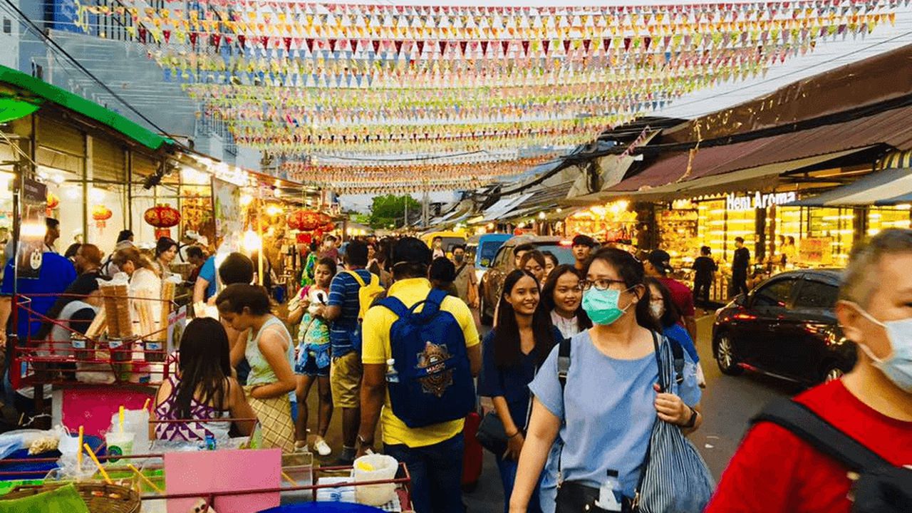 Bangkok’s Chatuchak weekend market reopens