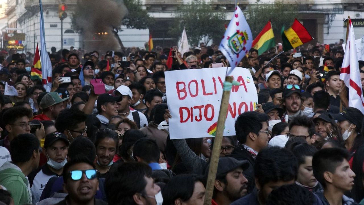 Bolivian parties reach agreement for fresh elections amidst political chaos. Image via CNN.