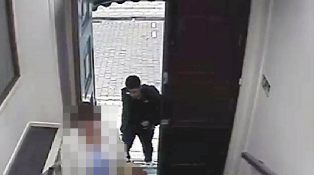 Jury presented with CCTV footage of Manchester bomber visiting site four days before attack. Image via Channel 4.
