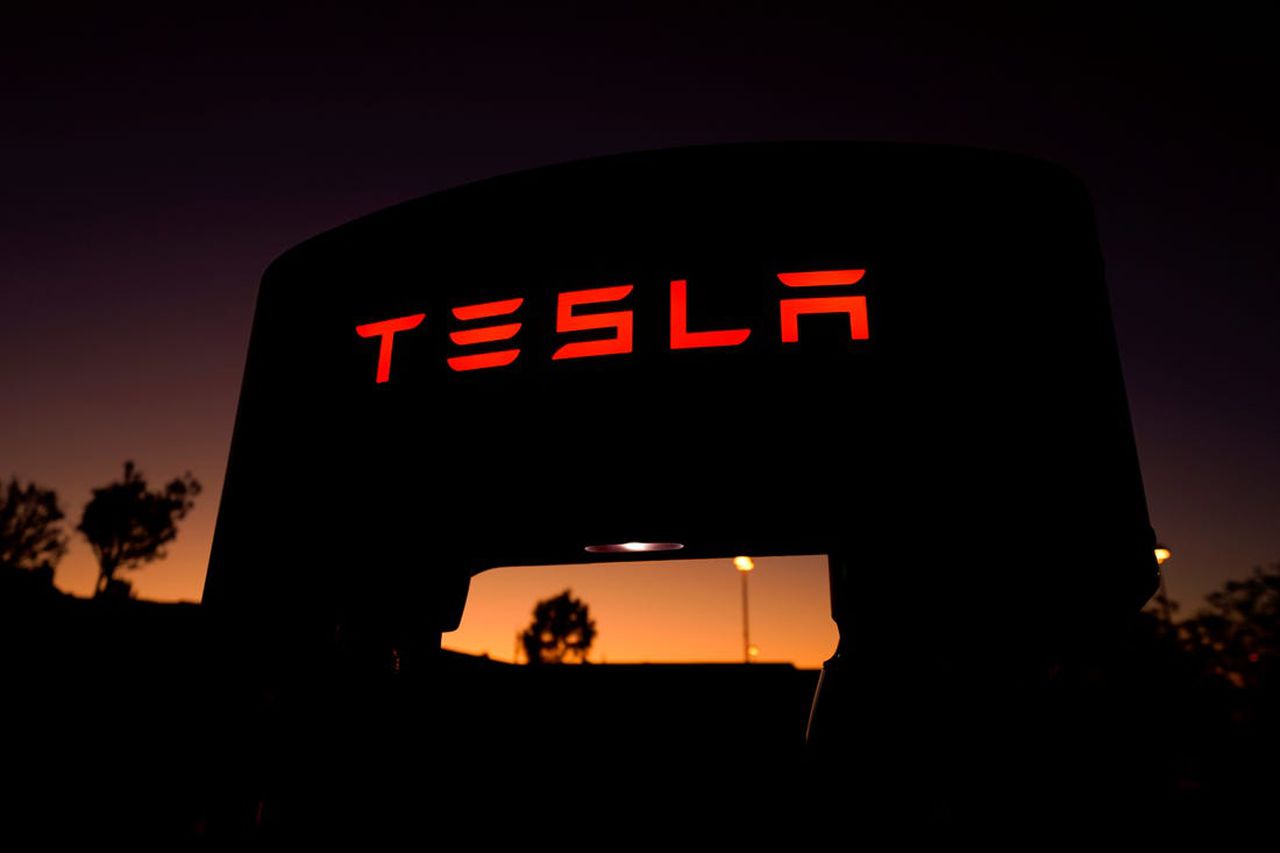 Tesla to offer 2.65 million more shares as stock price skyrockets. Image via Business Insider.