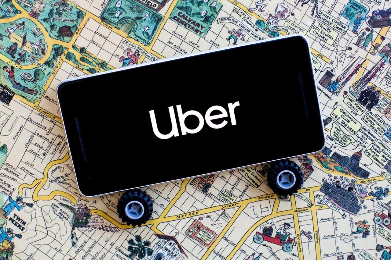 Uber users in the US can now choose to audio record rides for added safety. Image via CNET.