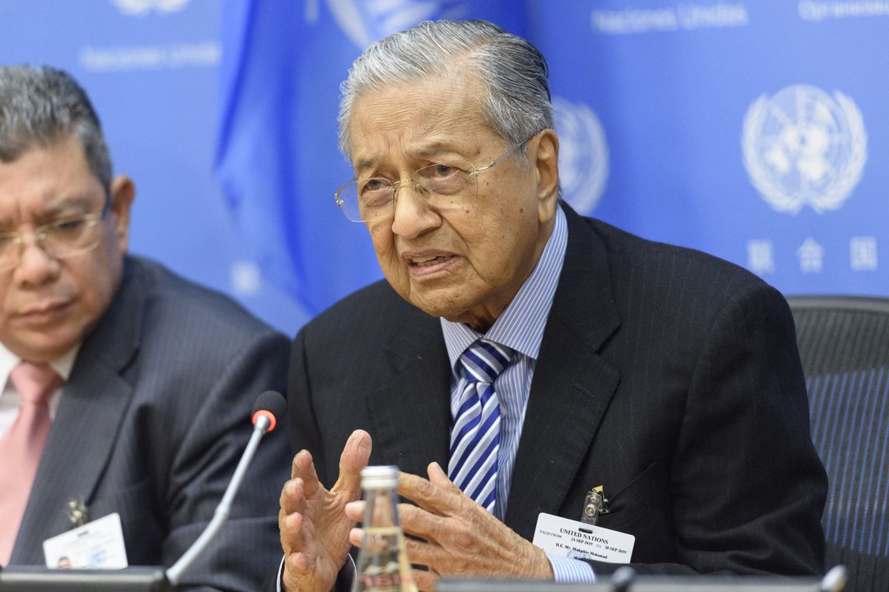 Malaysian 94-year-old PM Mahathir Muhammad will be resigning next year. Image via AP.