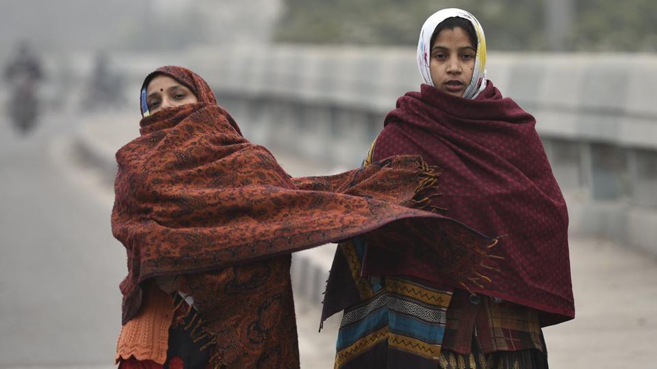 The temperature dropped to 9.4 degrees, image via Hindustan Times
