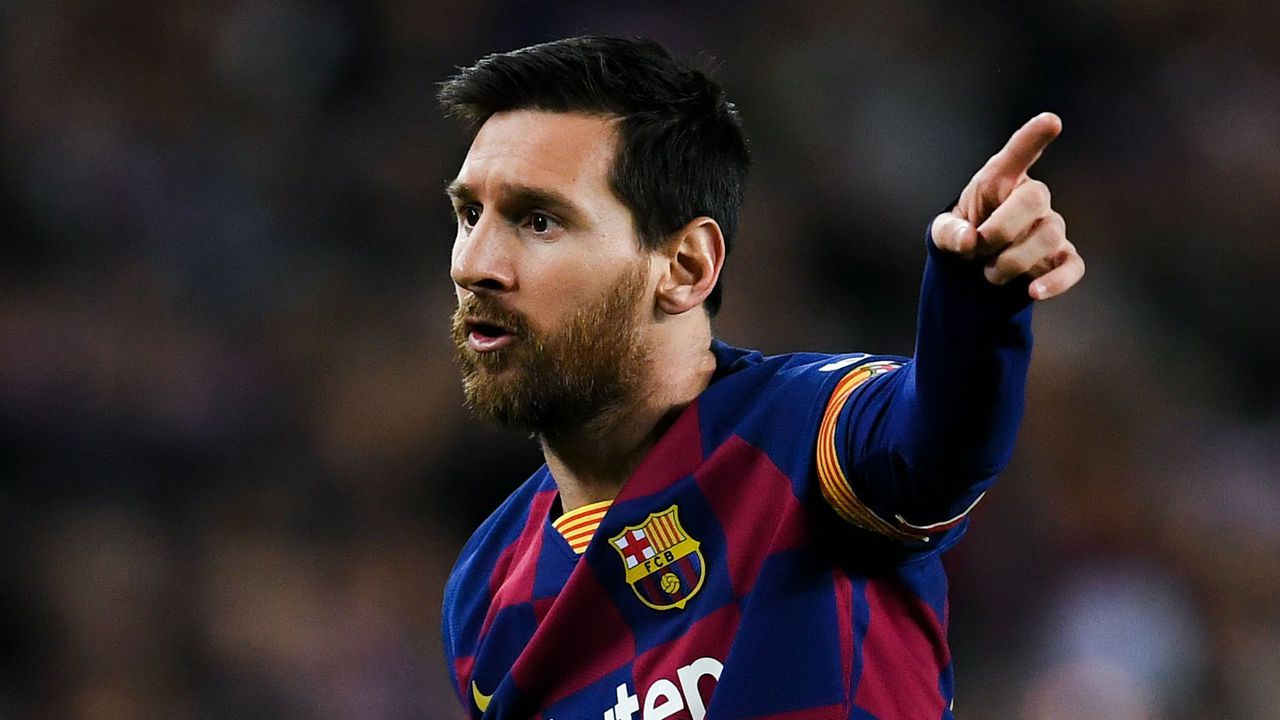 Lionel Messi lashes out at sporting director Abidal on social media. Image via Yahoo News.