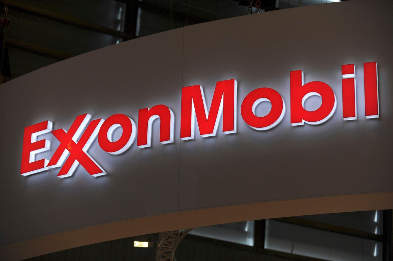 Court rules Exxon Mobil not guilty of misleading investors in New York city case. Image via AFP.