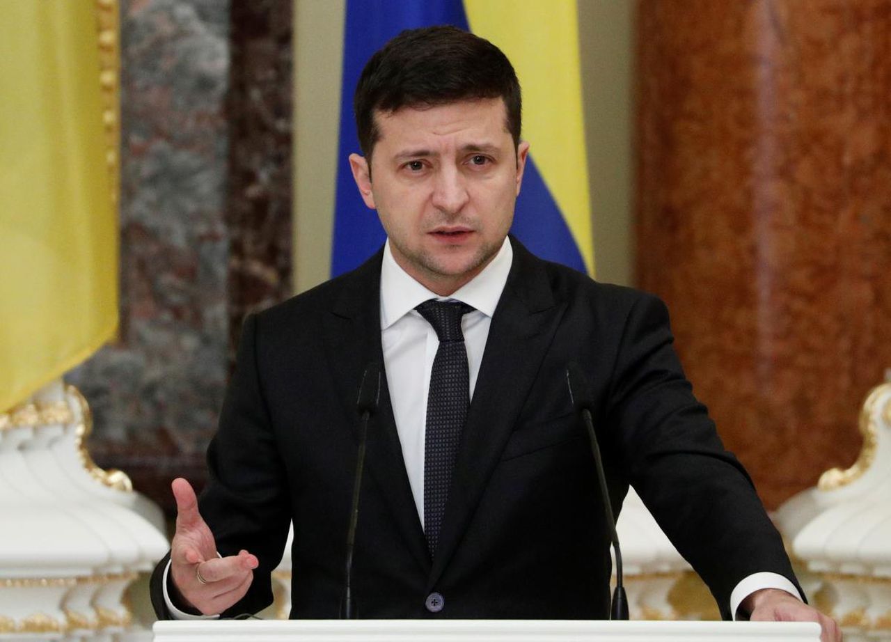 Ukrainian president Zelenskiy will face first diplomatic encounter with Russian premier Putin in Paris. Image via Reuters.