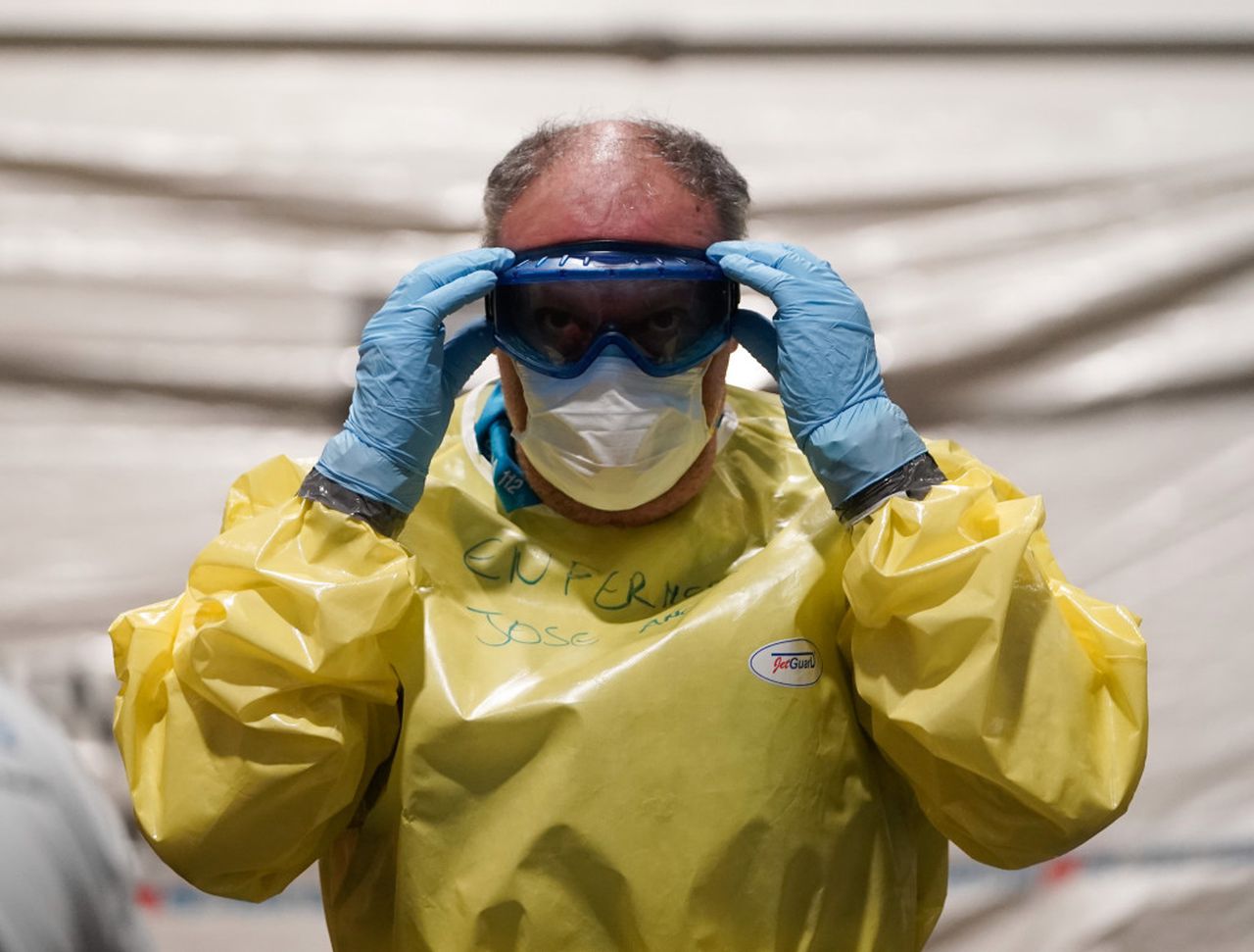 Photos: Fighting the coronavirus abroad in Italy and Spain