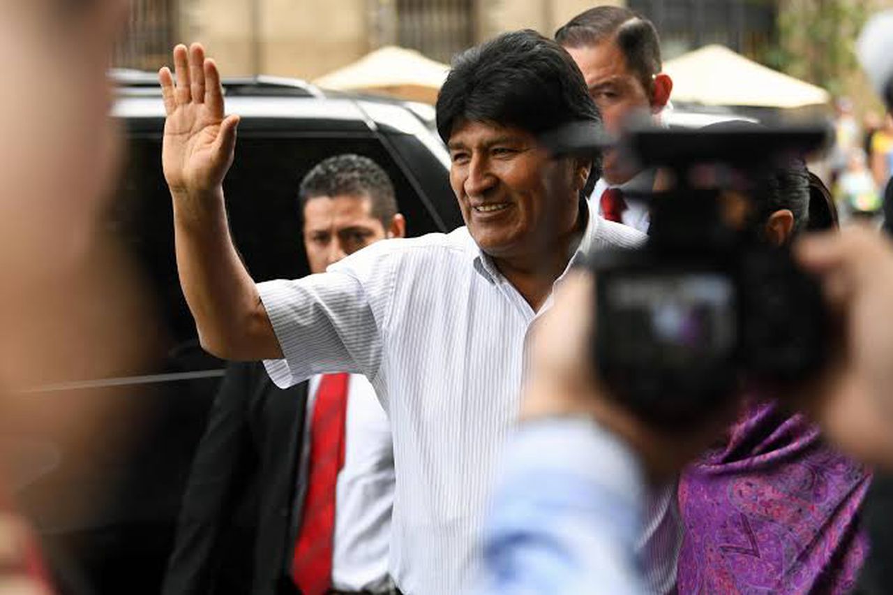 Pro-Morales protesters agree to no further protests pending talks. Image via AFP.