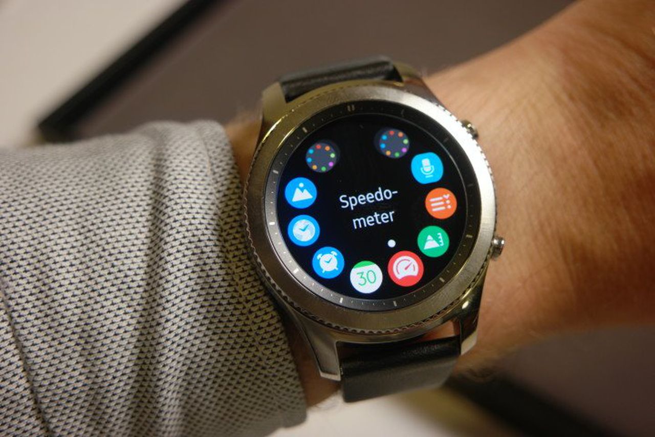 Bixby is coming to the Gear S3 and Gear Sport in the near future