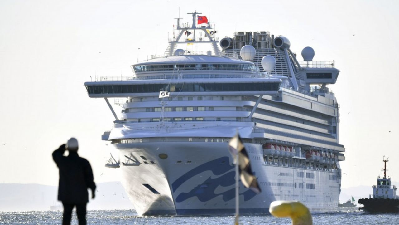 There are 3700 people on the ship, image via Kyodo News