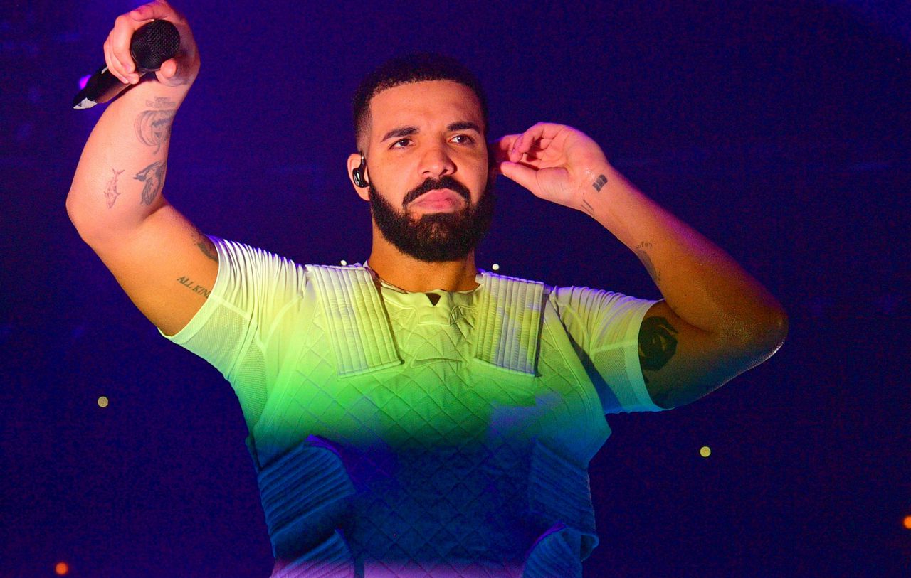 Drake drops double surprise songs "When to Say When" and "Chicago Freestyle". Image via NME.