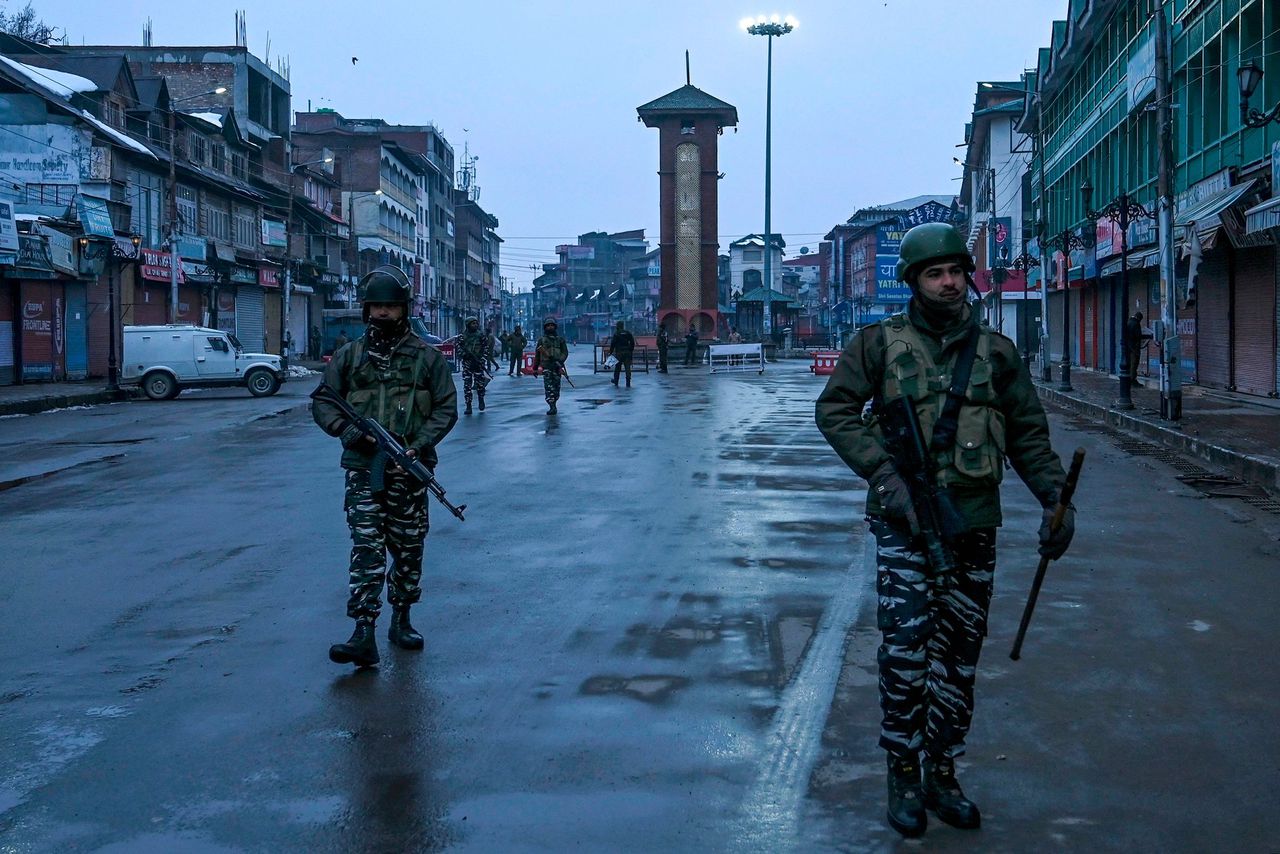 Kashmir's 6-month long internet blackout ends, access restored with severe restrictions. Image via New York Times.