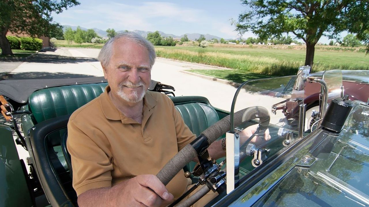 Iconic American thriller novelist Clive Cussler dead at 88. Image via CNN.