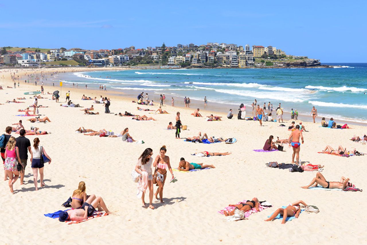 People gathered at Sydney’s Bondi Beach defying Coronavirus rules, image via Surfertoday