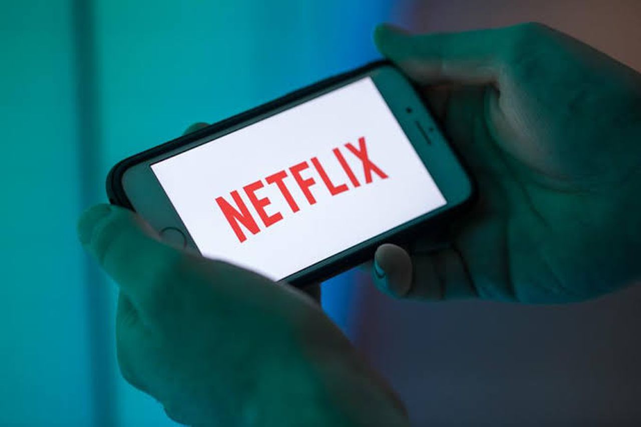 Netflix has a whopping 5,800 titles available on its platform, image via Bloomberg