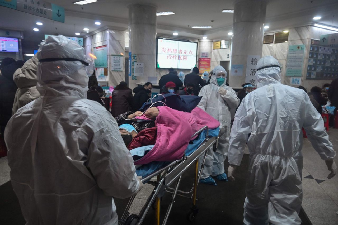 Hospitals on the front lines of the fight against the virus have very few supplies, image via AFP