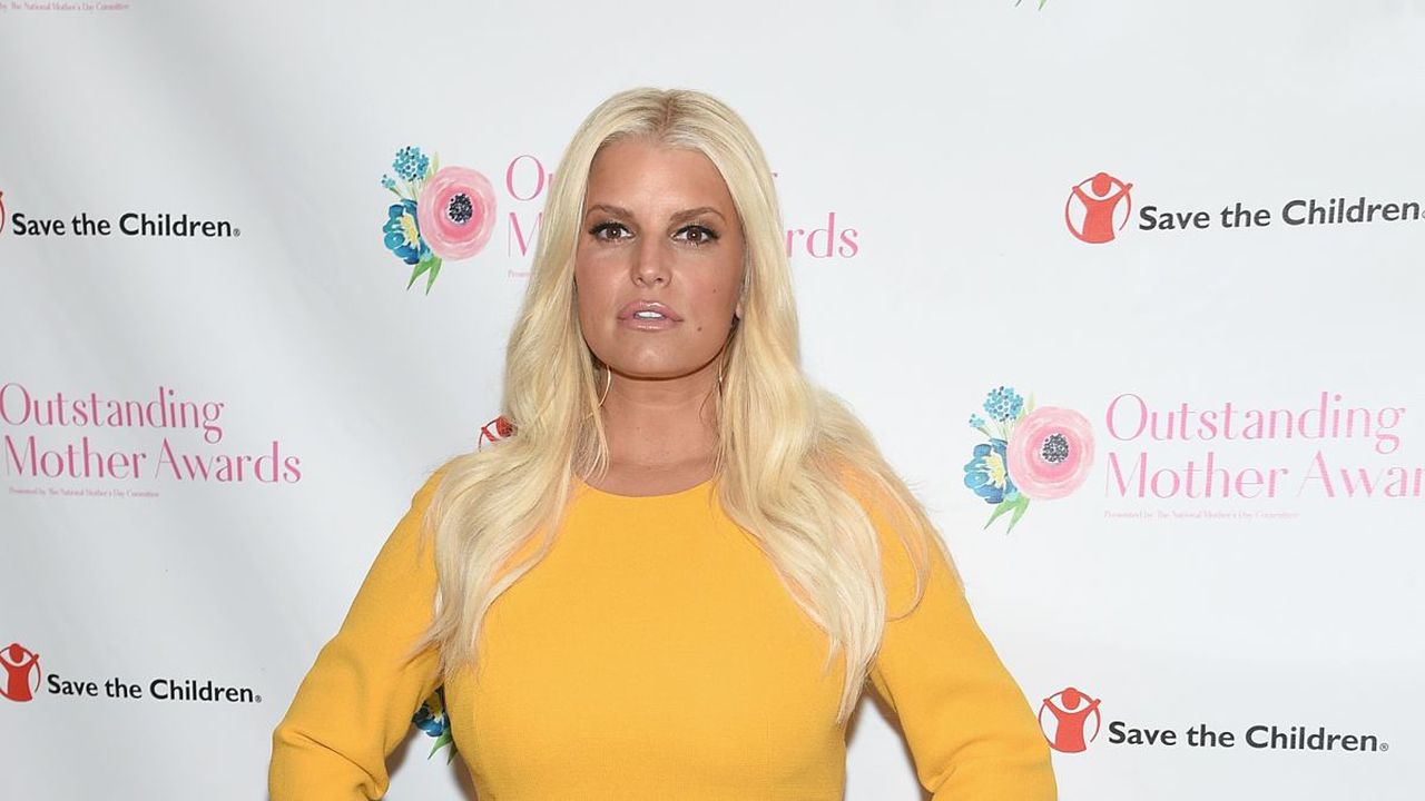 Jessica Simpson opens up about past marriages, alcoholism in memoir. Image via CNN.