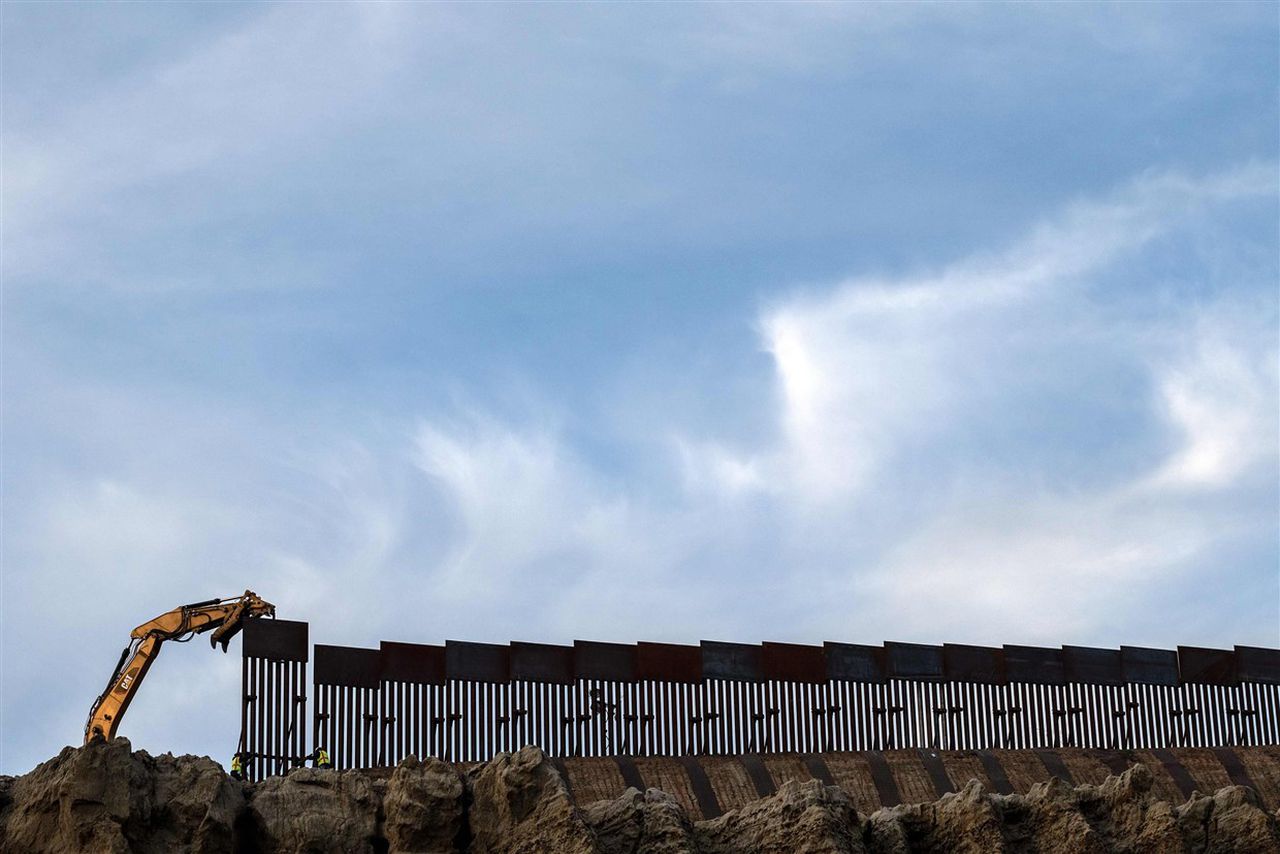 The border wall was one of Trump's central campaign promises, image via Getty Images