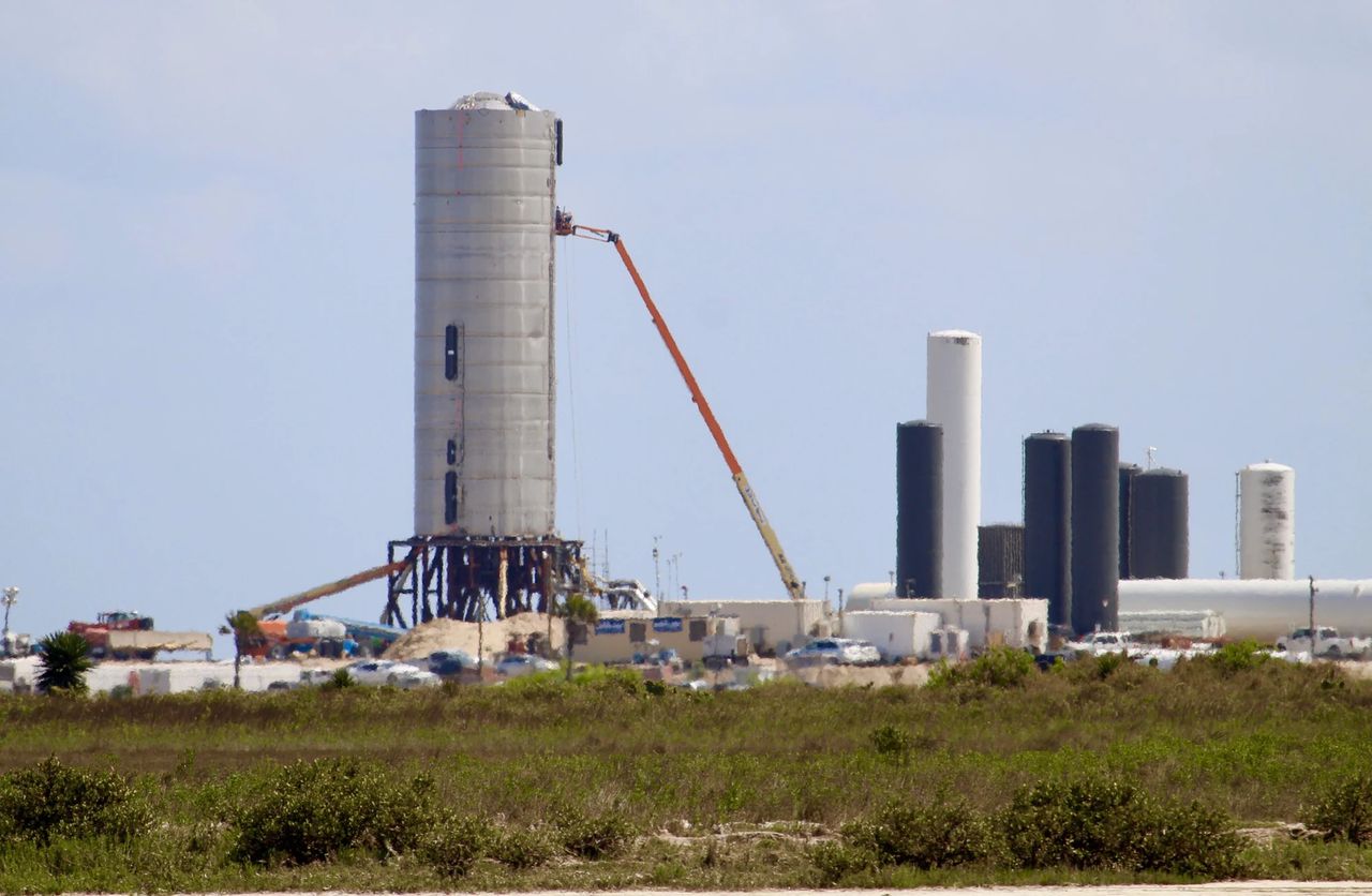 SpaceX Starship SN3 destroyed in pressure testing. Image via Tesmanian.
