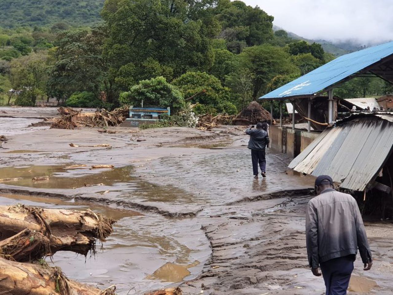 Heavy Rains caused deadly landslides in Kenya, Image via Kenya Red Cross