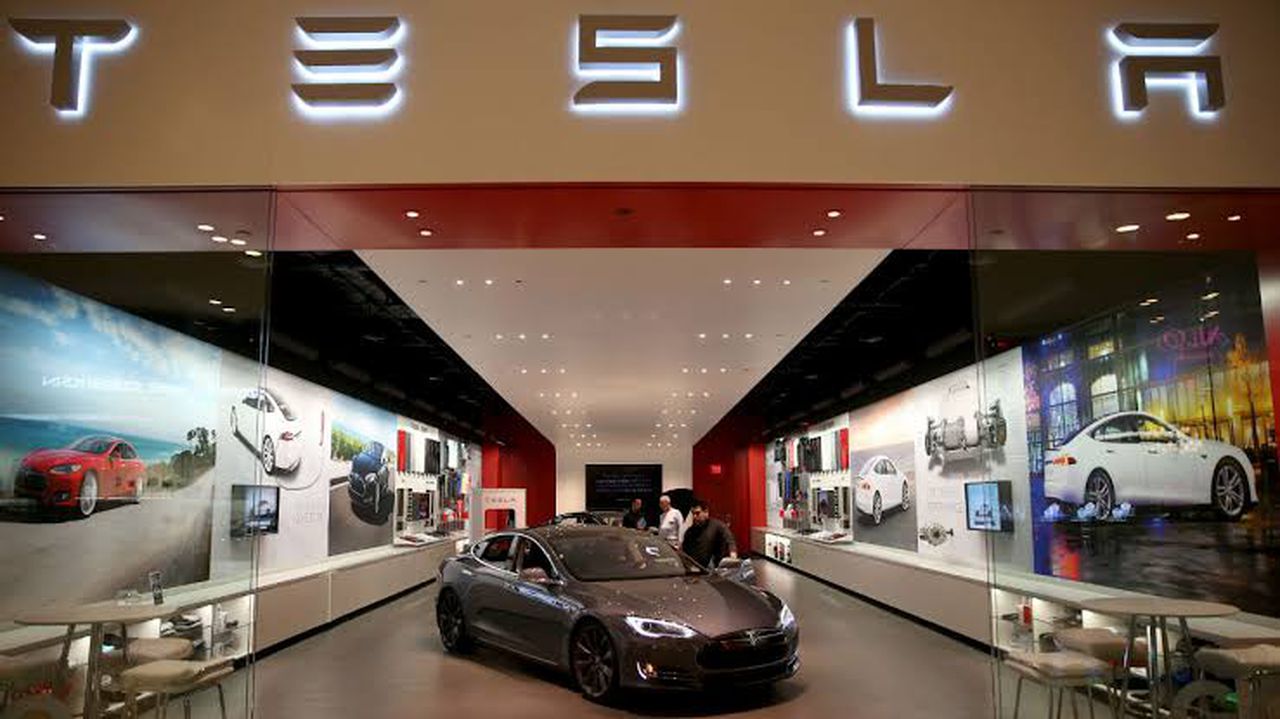 Tesla set to unveil the Cyberpunk Truck Today, Image via GETTY IMAGES / JOE RAEDLE