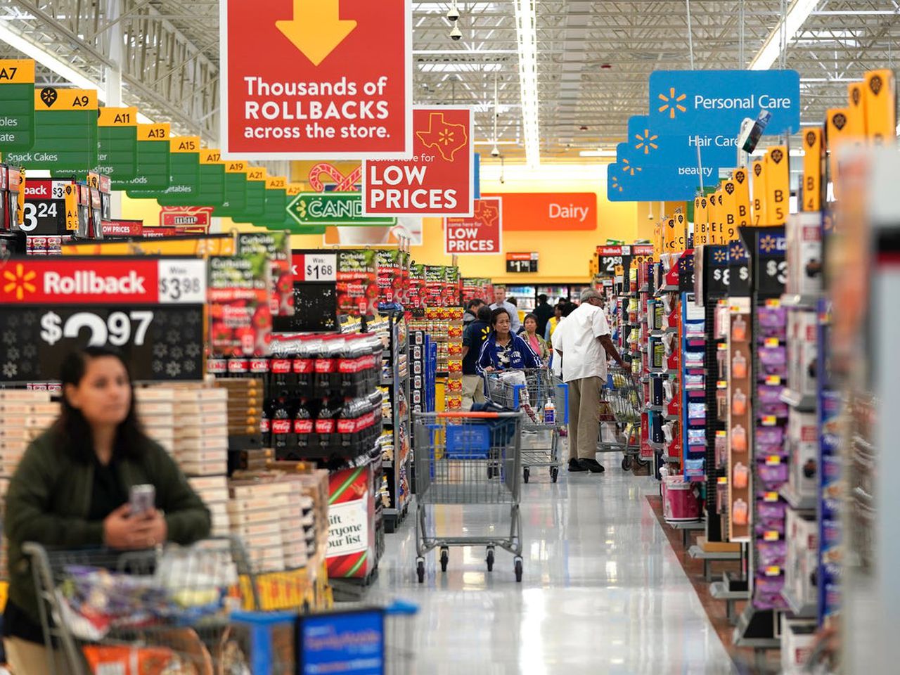 Walmart to spend $428 million on worker bonuses