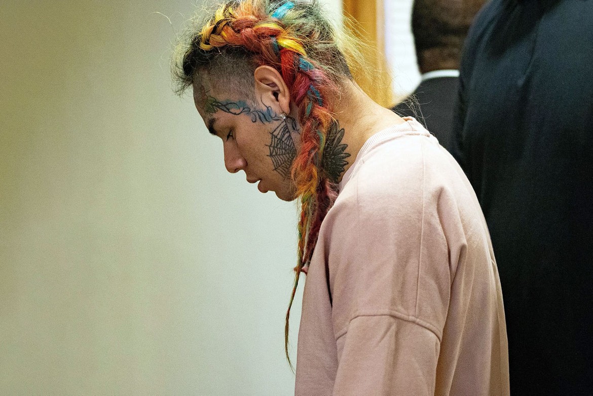 Daniel Hernandez aka rapper Tekashi 6ix9ine sentenced to 2 years in prison, with 1 year already served. Image via Getty Images.