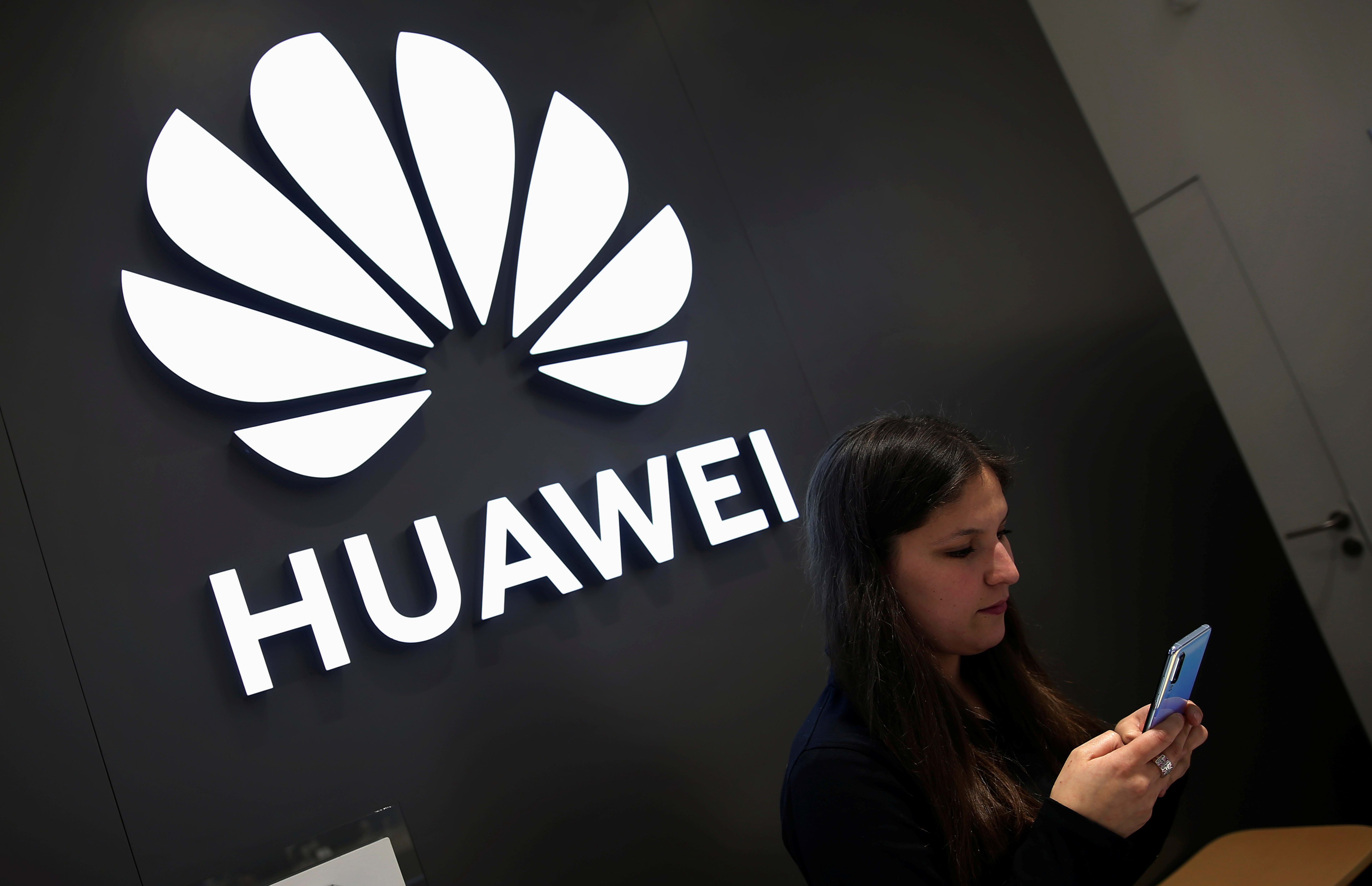 UK to allow Huawei involvement in 5G networks despite US warnings. Image via CNBC.