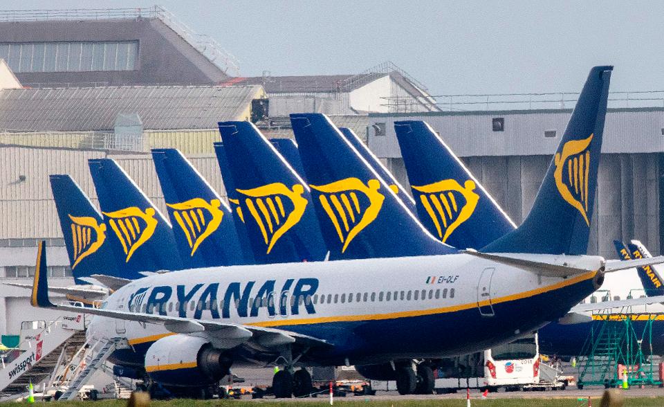 Irish Airline Ryanair cutting 3,000 jobs
