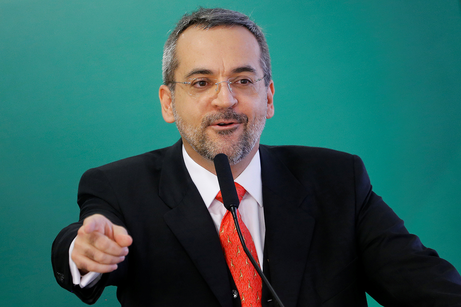 Brazil’s Education Minister will reward universities to restart teaching activities