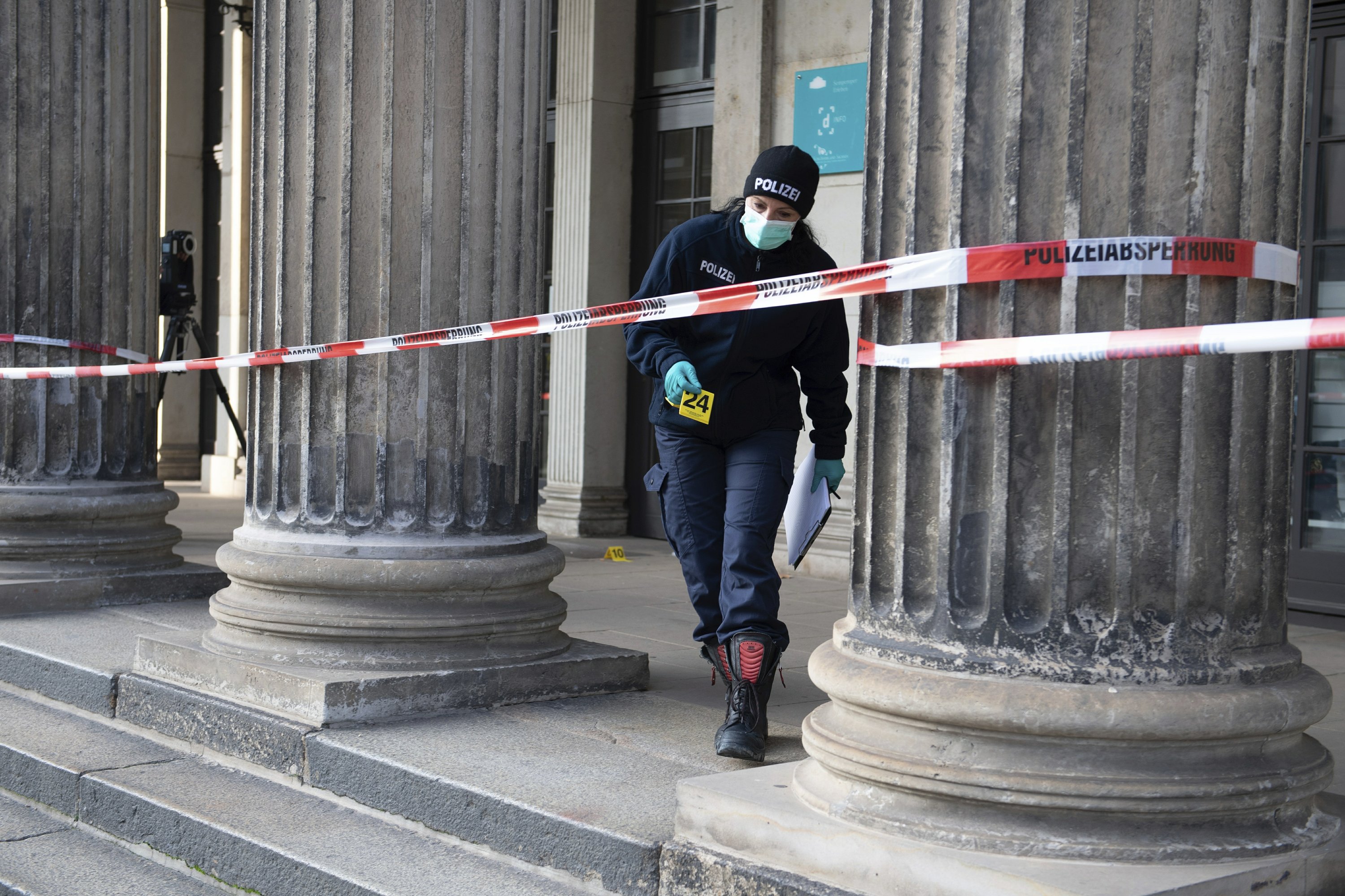 Dresden museum burglary, billion euros taken in stolen items. Image via AP.
