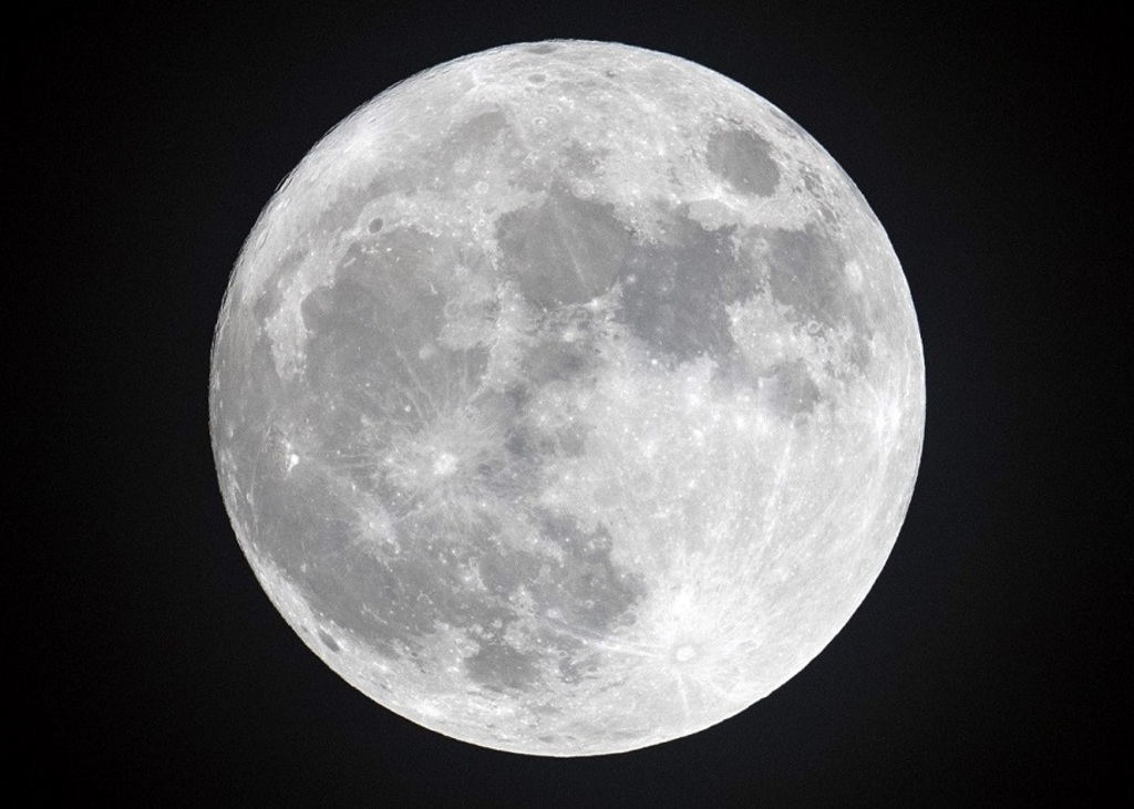 Space agency: Human urine could help make concrete on moon