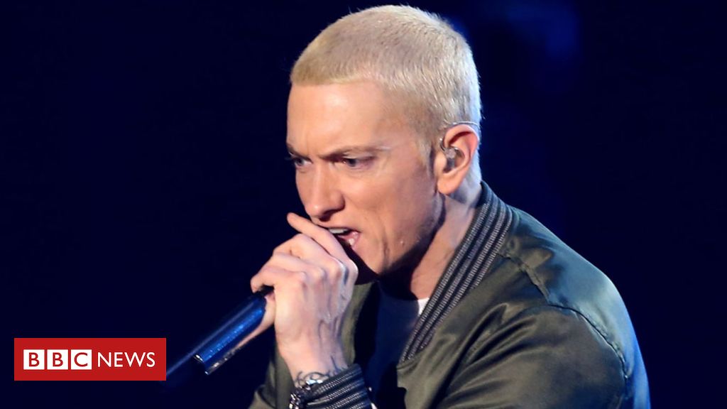 Eminem 'detained an intruder' in his living room