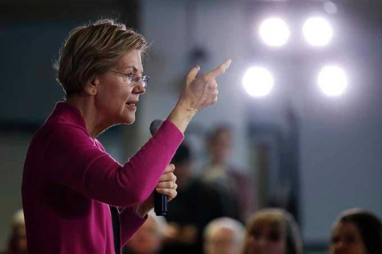 Democratic senator Elizabeth Warren's campaign is asking for donations to meet its 20 million USD goal. Image via The Independent.