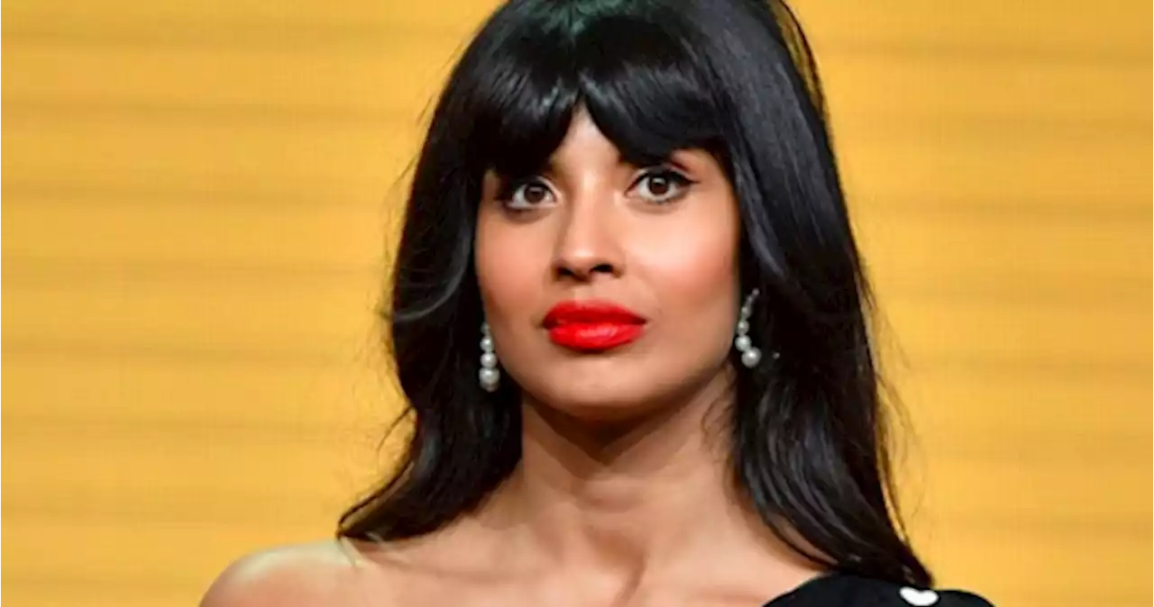 Jameela Jamil fires back at Twitter critics who claim she has Munchausen's syndrome. Image via Headtopics.