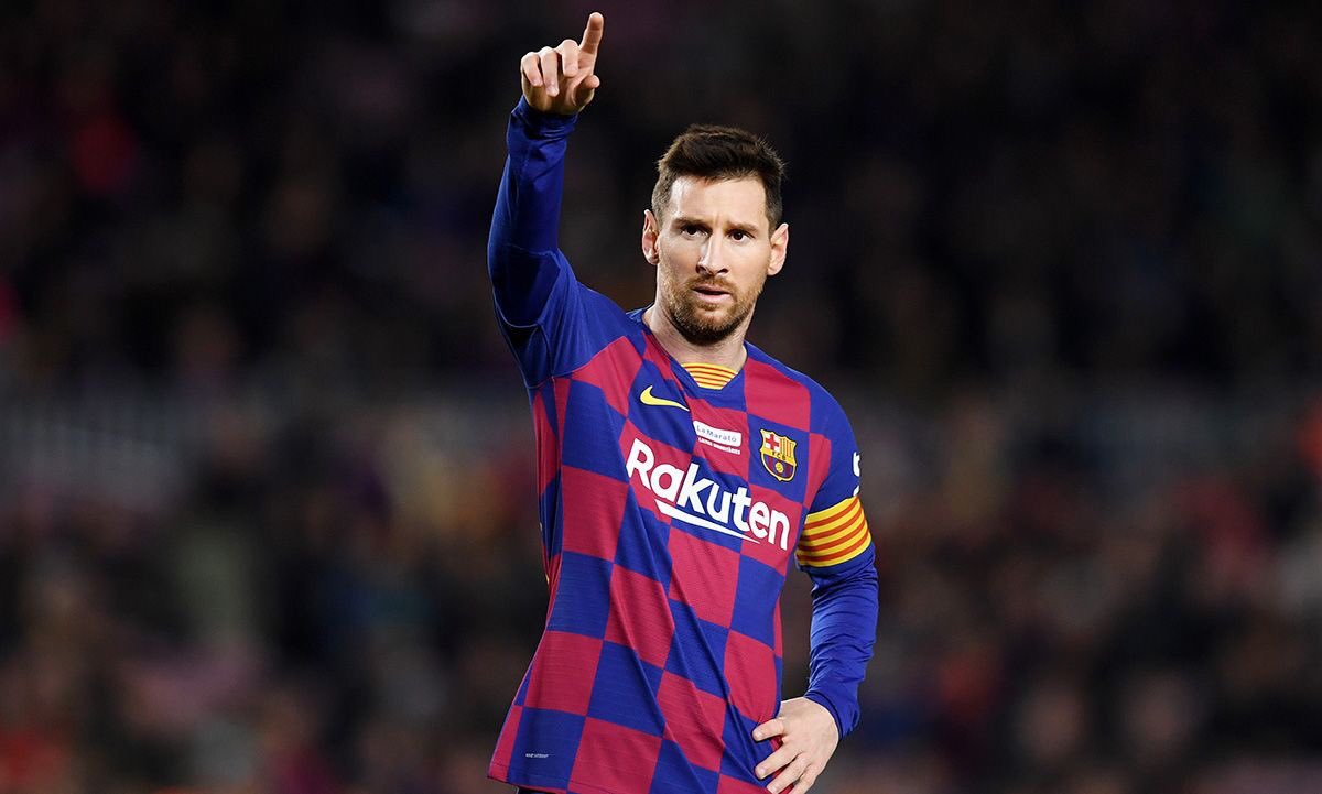 Lionel Messi brings up his 700th goal
